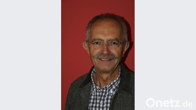 Altbürgermeister Hubert Kellner: "Eine größere, komplexere Baustelle als hier gab es in Waldershof noch nie." Bild: fph
