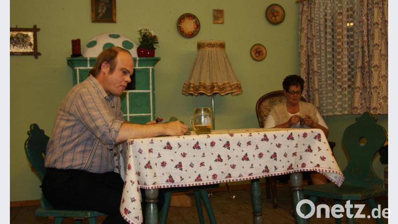 &quot;Bunter Abend&quot; des Pechlattenfixner Dorftheaters im Knopf-Saal in Groschlattengrün. Bild: wro