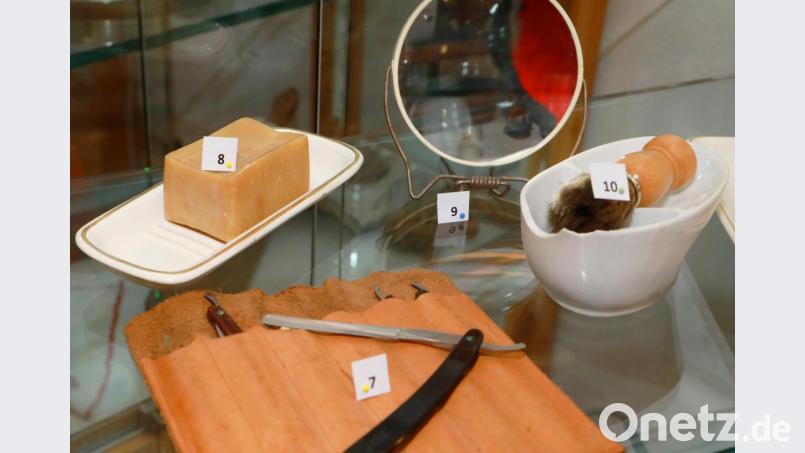 Früher alltägliche Gegenstände und Skuriles zählen zu den Exponaten der Sonderausstellung, die im Heimat- und Bergbaumuseum nur noch morgen zu sehen sind. Bild: njn