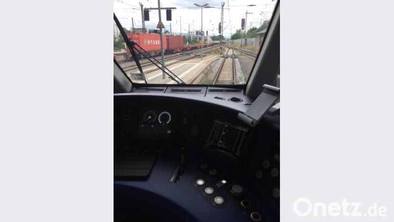 Die Schienen im Blick und Gas geben. Bild: exb