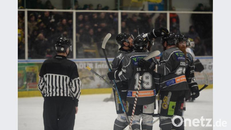 Kollektiver Jubel bei den Wild Lions: Das soll sich durch die Saison hin durchziehen. Bild: Andreas Brückmann