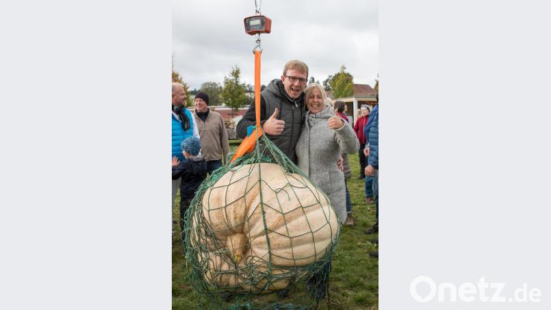 Franz Wenning und Birgit Baier freuen sich über den Sieg. Bild: nza