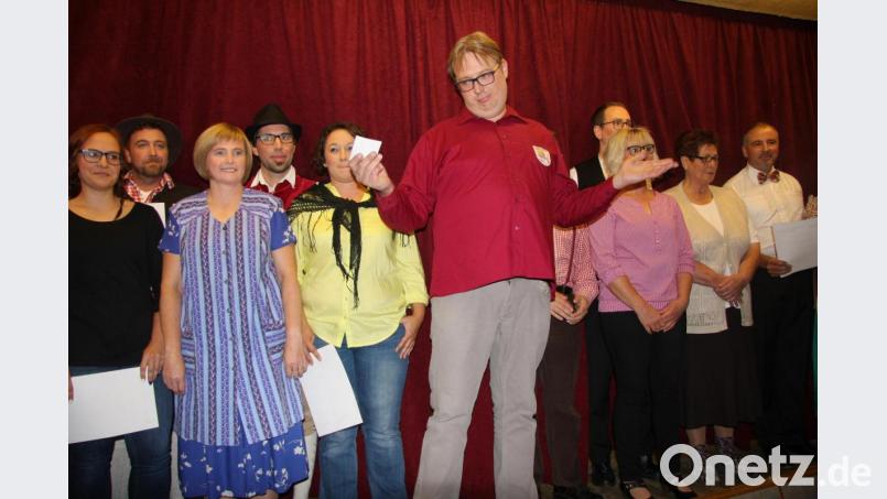 &quot;Bunter Abend&quot; des Pechlattenfixner Dorftheaters im Knopf-Saal in Groschlattengrün. Bild: wro