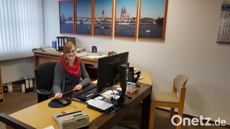 Jessica Piehler ist die neue Chefin über die Finanzen des Marktes Moosbach. Sie verwaltet
einen 12-Millionen-Euro-Etat. Bild: gi