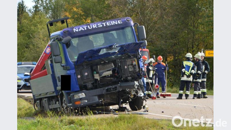 Der LKW wurde im Frontbereich erheblich beschädigt. Bild: dob