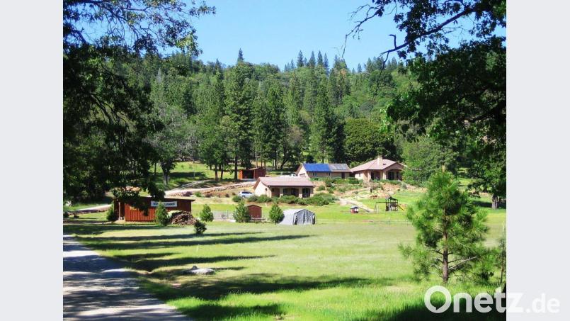 Der Traum eines jeden Häuslebauers: So lebt der gebürtige Tirschenreuther Peter Schraml, der vor 50 Jahren als Pilot nach Amerika ausgewandert ist, heute auf seiner großen Farm in Nordkalifornien. Bild: exb