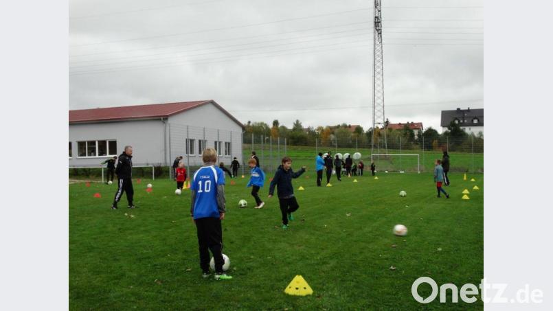 Zahlreiche Trainingseinheiten standen für die Fußballer auf dem Programm. Bild: twg