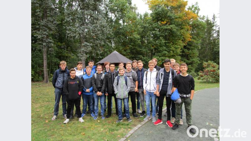Am Theaterprojekt im Haus Silberbach zum Thema Flucht und Asyl nahmen Talentschüler aus den 8. bis 10. Klassen teil. Bild: Realschule im Stiftland/exb