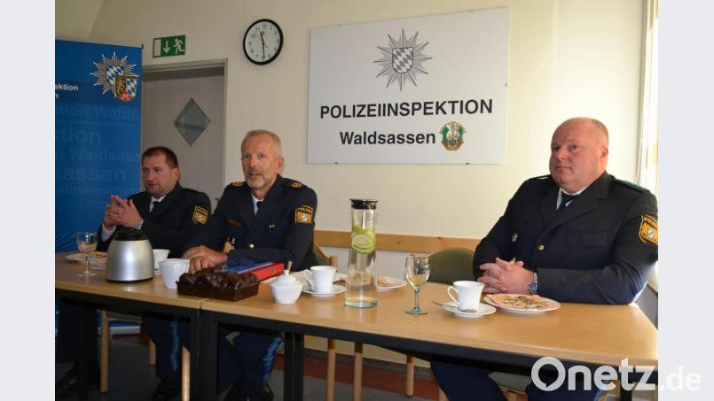 Inspektionsleiter Roland Heldwein, Vizepräsident Thomas Schöniger und Christian Lenz bei der Vorstellung der Sicherheitswacht der Inspektion Waldsassen. Bild: pz