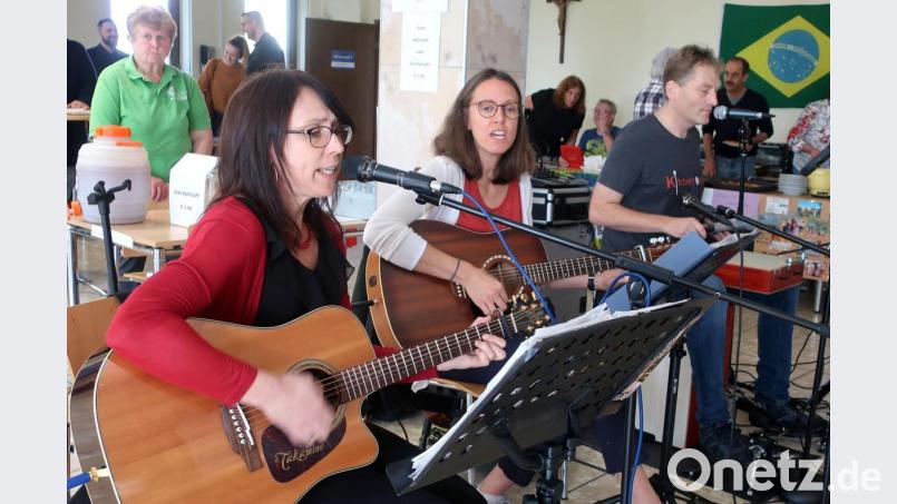 Die Gruppe &quot;Kitchenrock&quot; war bei der Ein-Topf-Aktion für das musikalische Unterhaltungsprogramm verantwortlich. Bild: Hirsch