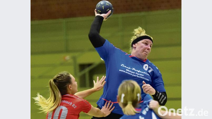 Maria Schlosser steuerte drei Treffer zum Heimsieg des HC Weiden gegen den HV Oberviechtach bei. Bild: A. Schwarzmeier