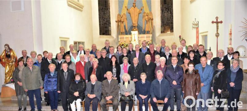 Ehejubilare, die angefangen bei zehn Jahren bis 60 Jahre verheiratet sind. Bild: fz