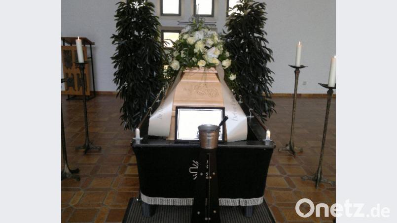 In Irland hatte ein Mann noch eine Botschaft aus dem Sarg für die Gäste seiner Beerdigung. Symbolbild: lue