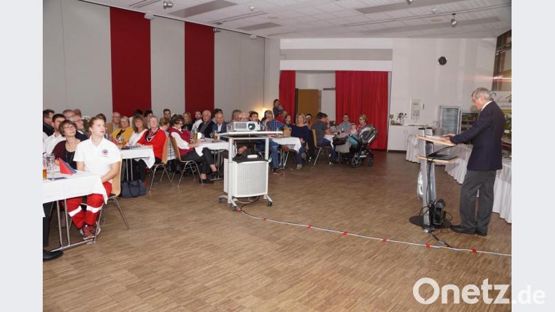 Einen spannenden Rückblick auf fünf Jahrzehnte Geschichte verfolgten die Gäste. Bild: bkr