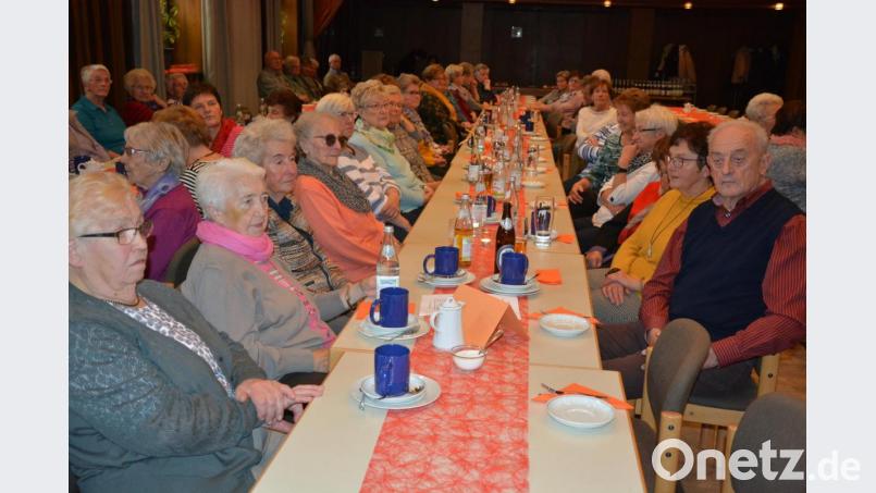 120 Senioren kamen am Donnerstagnachmittag in den Saal des Jugendheims und erlebten drei unterhaltsame Stunden. Bild: jr