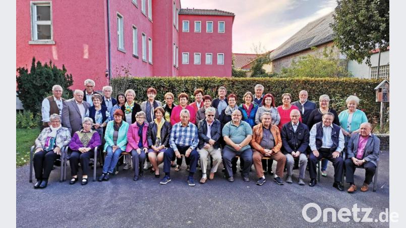 Ein rühriges Organisationsteam um Klassensprecher Albin Meckl (vorne, rechts) sorgte für schöne Stunden. Bild: gz