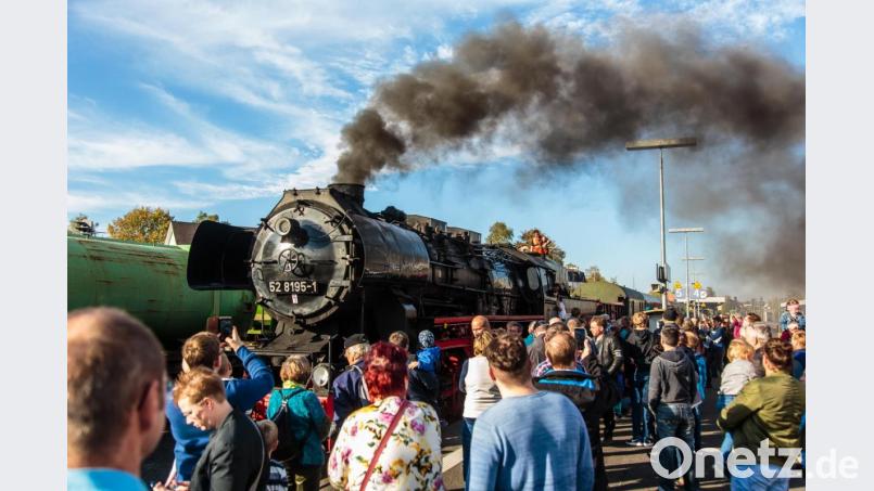 Impressionen von der Fahrt eines historischen Zugs durch die Oberpfalz. Bild: Reinhold Buchner