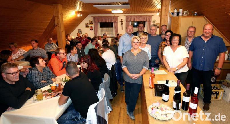 Viele Besucher schätzen die Gemütlichkeit beim Siedler-Weinfest. Bild: mef