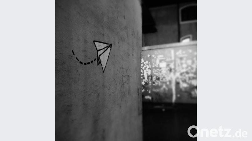 Dieses Graffito inspirierte Sontheim zu ihren Papierflieger-Pins. Bild: exb