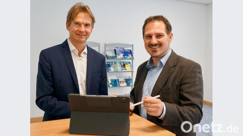 Prof. Ralf Ringler und Prof. Stefan Sesselmann entwickeln die digitalen Lehrangebote. Bild: exb/Ostbayerische Technische Hochschule (OTH) Amberg-Weiden