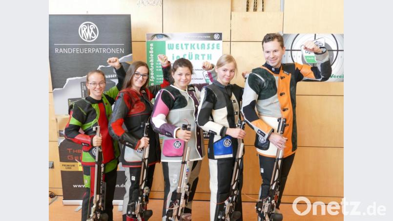 Christine Schachner, Maria Kausler, Simona Bachmayer, Elena Zimmermann und Michael Buchbinder (von links) lassen sich von den beiden Niederlagen zum Bundesliga-Auftakt nicht entmutigen. Bild: rwo