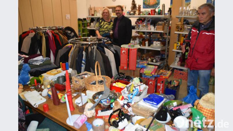 Kleidung, Kinderartikel und Haushaltswaren zuhauf gibt es im Flohmarkt der &quot;Tafel&quot;. Bild: hcz