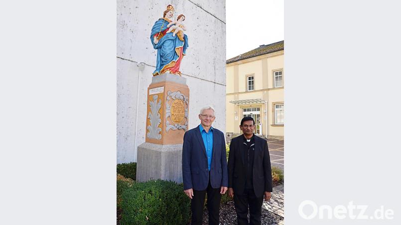 Mit acht Stunden pro Woche wird Alfred Kick (links) als Pastoralreferent Pfarrer Augustin Lobo in der Seelsorge unterstützen. Bild: ü