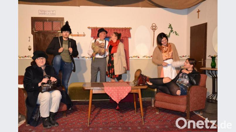 Alle Theaterfreunde der Volksbühne dürfen sich auf drei lustige Einakter freuen. 
Die Generalprobe hat gut geklappt. Bild: gi