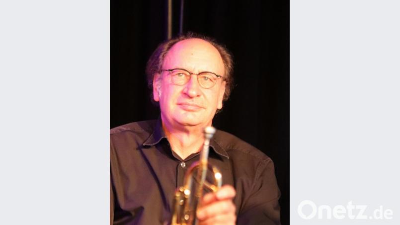 Leo Gmelch arbeitet musikalisch viel im Sprechtheater-Bereich und ist z.T. noch musikalischer Produktionsleiter am Residenztheater in München und bei den Nibelungen- Festspielen in Worms. Er spielte schon mit Udo Lindenberg, Konstantin Wecker oder Hans Söllner. Bild: mfh