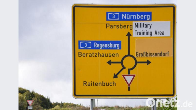 Im Landkreis Neumarkt sei die Bypass- Route in den Truppenübungsplatz sehr gut ausgeschildert, lobte der Hohenfelser Bürgermeister Bernhard Graf. Die Folge: „Wir haben seitdem keine Konvois mehr im Ort gesehen“. Bild: bö