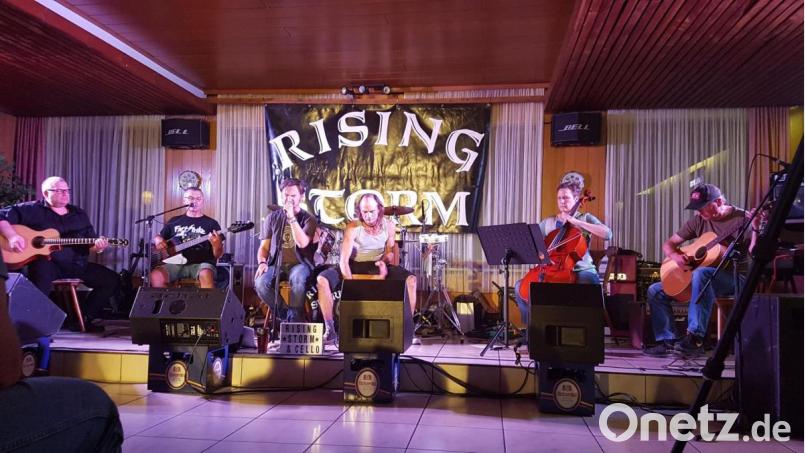 Auch die Band "Rising´Storm" tritt auf. Bild: prh