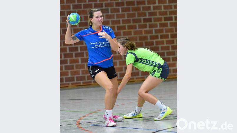 Bis auf die verletzte Jasmin Häring (links) stehen Trainer Eichinger für das Spiel gegen die SG Regensburg alle Spielerinnen zur Verfügung. Bild: af