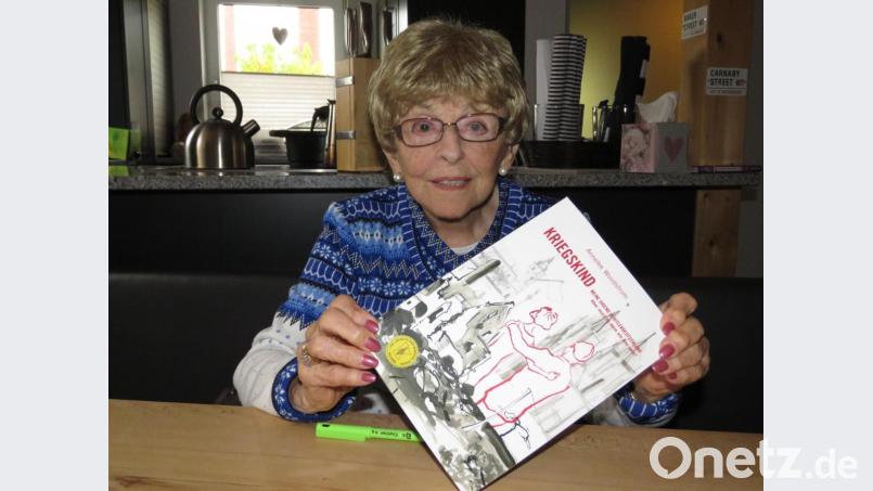 Annelee Woodstrom ist eine sehr aufgeweckte, alte Dame, die mit ihrer Geschichte an die Nachkriegszeit erinnern möchte. Sie freut sich sehr auf ihren Auftritt auf der Buchmesse in Frankfurt, wo sie auch von ihrem Sohn Roy Woodstrom und dessen Frau Linda begleitet wird. Bild: ubb