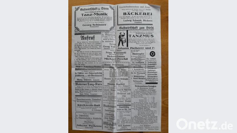 Allerweltskirwa: Originelle Anzeigen deuten auf die Feierlichkeiten hin. Bild: gis