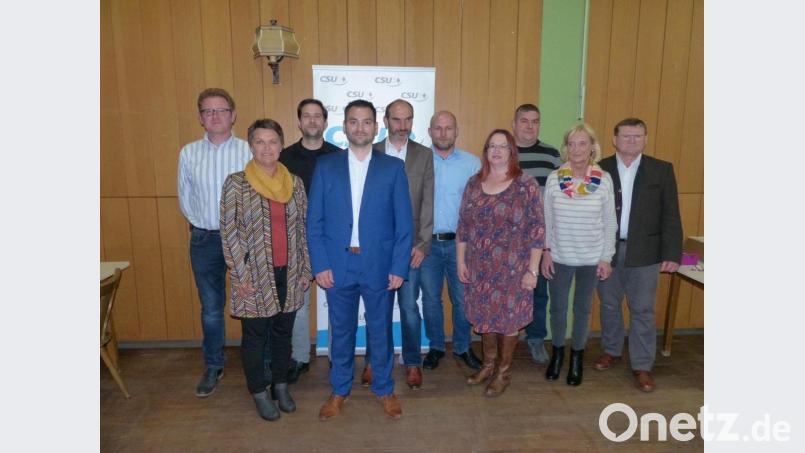 Mit acht Kandidaten, plus zwei Ersatzkandidaten geht die CSU Oberwildenau in die Kommunalwahl 2020. Bild: exb