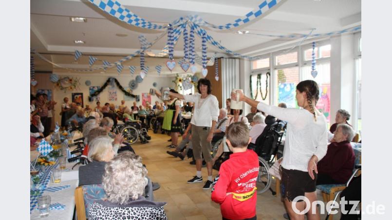 Beim Maßkrugstemmen waren „Muckis“ gefragt. Bild: frd