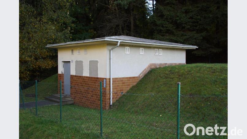 Beim Wasserhaus in Schwarzach ist der Überlaufkanal für Schmutz- und Überwasser zu erneuern. Bild: mmj