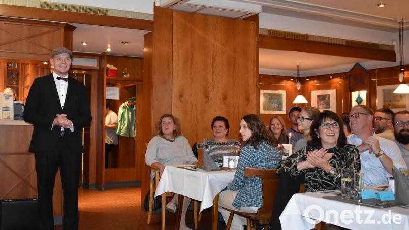 Die Katholische Theatergruppe führt Wirtshauskrimi: &quot;Wer die Wahl hat, hat den Mord&quot; im Gasthaus &quot;Zum Stich&#039;n&quot; auf. Bild: rgr