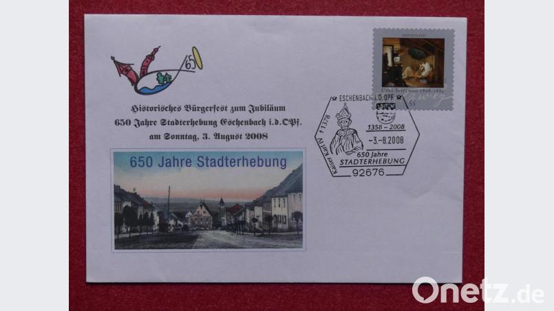 Mit Schmuckumschlag und Sonderstempel begleiteten die Briefmarkenfreunde im Jahr 2008 das Jubiläum der Stadt Bild: rn