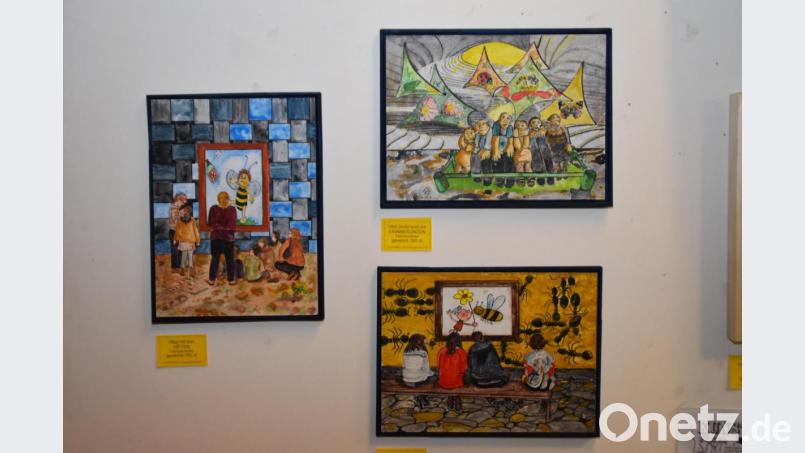 Naive Bilder von Uwe Müller, der ansonsten durch seine skurrilen Installationen bekannt ist. Bild: hcz