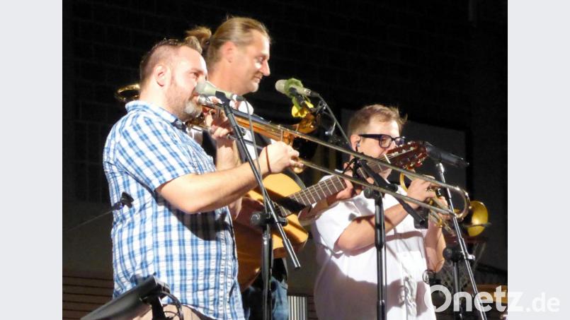 „Da Huawa“, „da Meier“ und „da I“ erweisen sich Meister an vielen Instrumenten. Bild: Schönberger, Ferdinand [fsb]