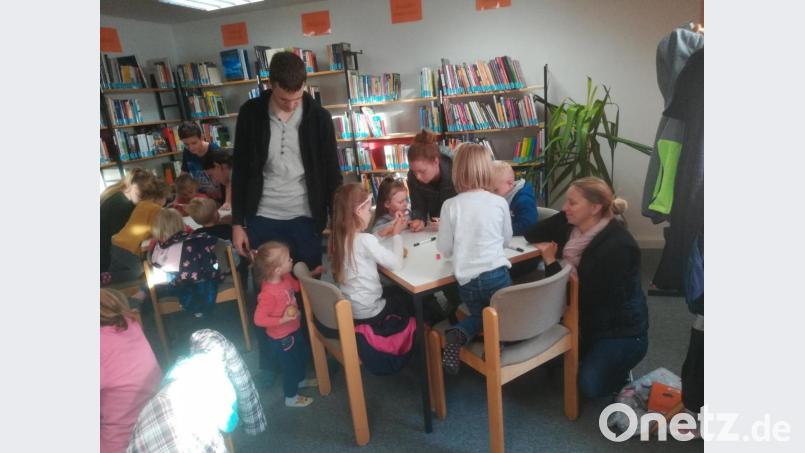 Ganz schön rund geht es in der Bücherei zur der Geschichte über den Kartoffelkönig. Bild: gi