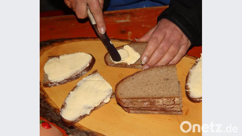 Mit viel Liebe geschmierte Butterbrote waren eine gute Grundlage für eine dicke Schicht Schinken. Bild: mfh