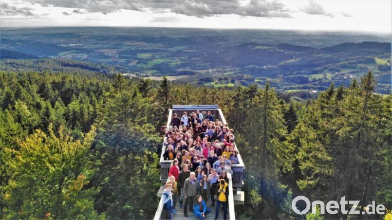 Schüler Leon Duchek gelang mit seiner Drohne diese Aufnahme am Waldwipfelweg in Sankt Engelmar. Bild: exb