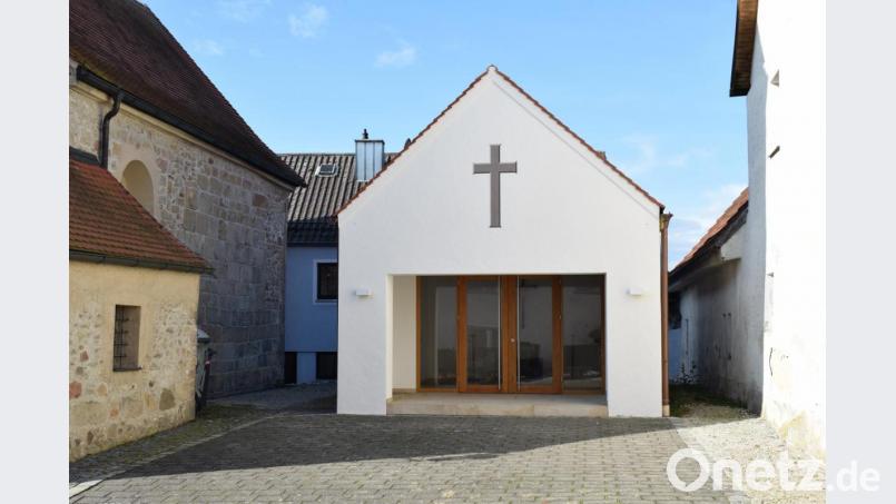 Die Renovierung des Leichenhauses in Willhof geht seinem Ende entgegen. Als letzter Schritt wird die Außenanlage neu gestaltet. Bild: bnr