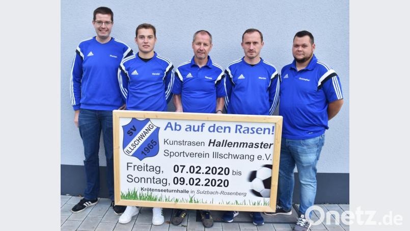 Das Hallenmasters-Team, dem (von links) Florian Roth, Felix Dirscherl, Harald Janker, Martin Luber und Christopher Herzog angehören, arbeitet mit Hochdruck auf das Großereignis im Februar hin. Bild: no
