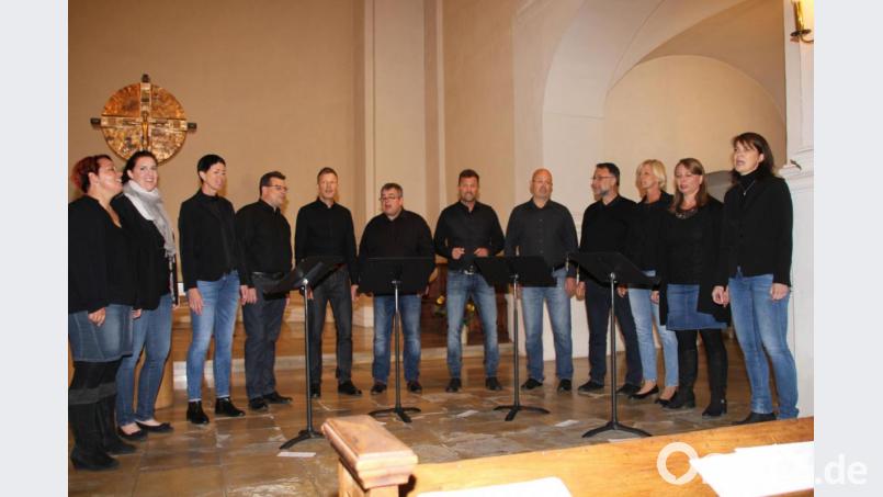 Das A-cappella-Ensemble „SunnySongdays“ gab ein Benefizkonzert für Donum Vitae und verstand es dabei, die Konzertgäste mitzureißen und zu begeistern. Langanhaltenden Applaus gab es für die Sänger, großzügige Spenden für die Schwangerenberatungsstelle. Bild: ads
