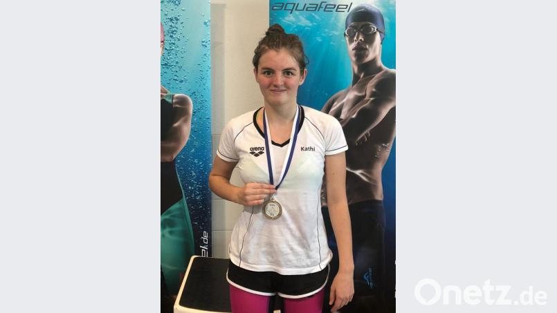 Kathrin Bachmeier vom Tirschenreuther Schwimm- Club ist die neue Bayerische Meisterin über 200m Freistil auf der Kurzbahn Bild: rbg