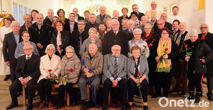 In St. Johannes in Weiden feierten 20 Paare Ehejubiläen. Bild: Kunz