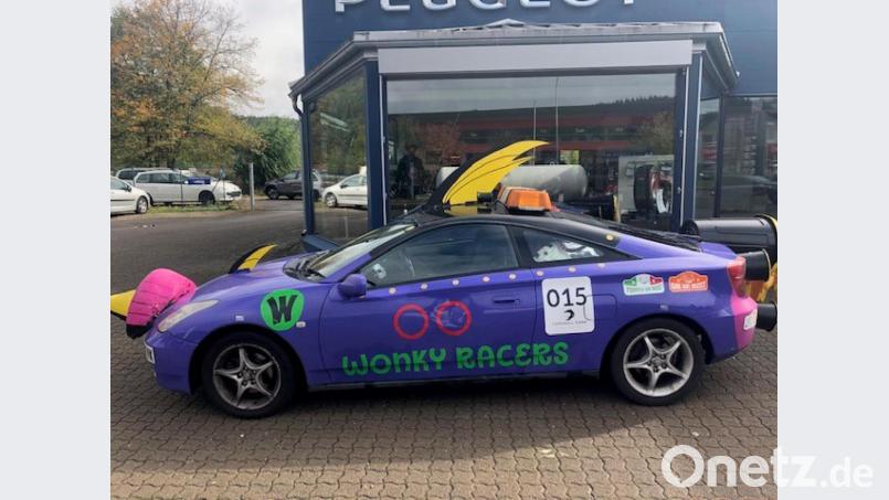 Die Polizei hat ein Einhornauto mit Raketenheck aus dem Verkehr gezogen. Bild: Polizeidirektion Pirmasens/dpa